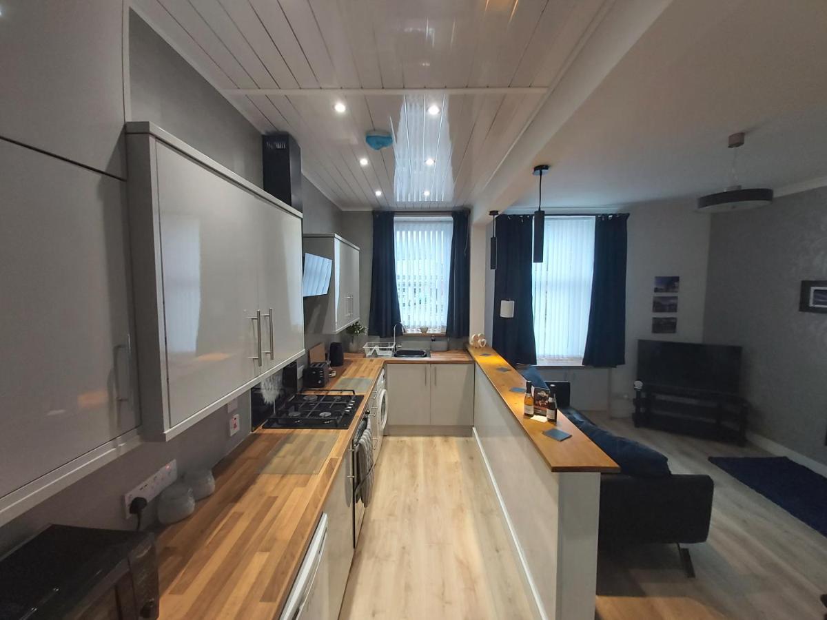 One Bedroom Flat, Very Close To Town Center. โอบาน ภายนอก รูปภาพ