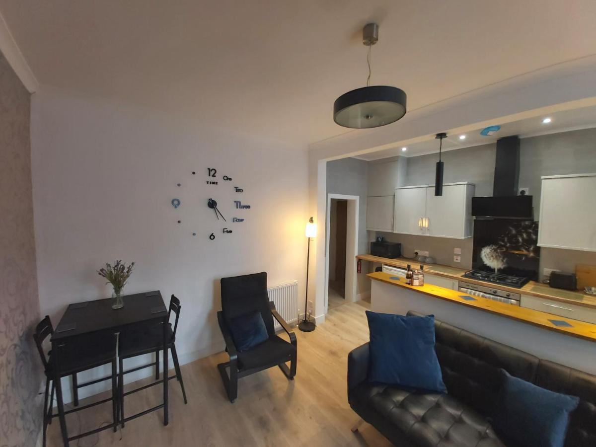One Bedroom Flat, Very Close To Town Center. โอบาน ภายนอก รูปภาพ