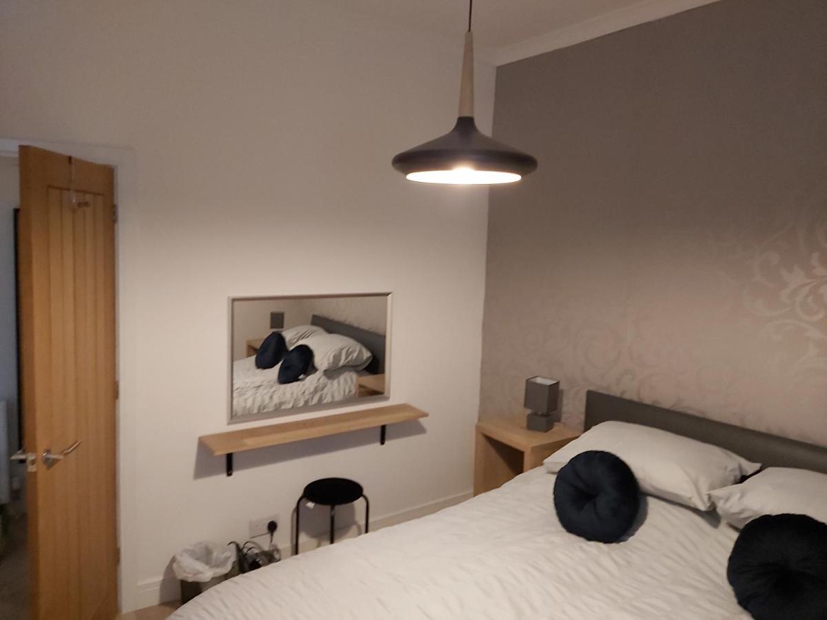 One Bedroom Flat, Very Close To Town Center. โอบาน ภายนอก รูปภาพ